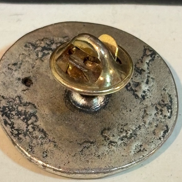 Vintage Bumble Bee Decorative Lapel Pin - Picture 4 of 8